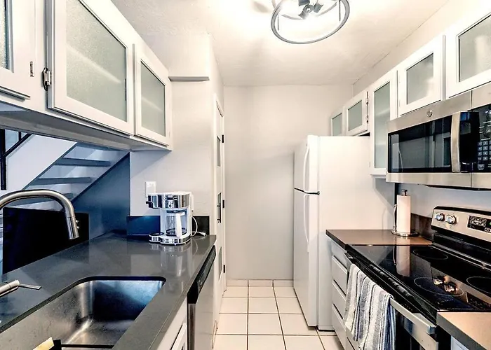 Alegria Corner - Charming Dog-friendly, 2br-1ba With Pool, Mountain Views *