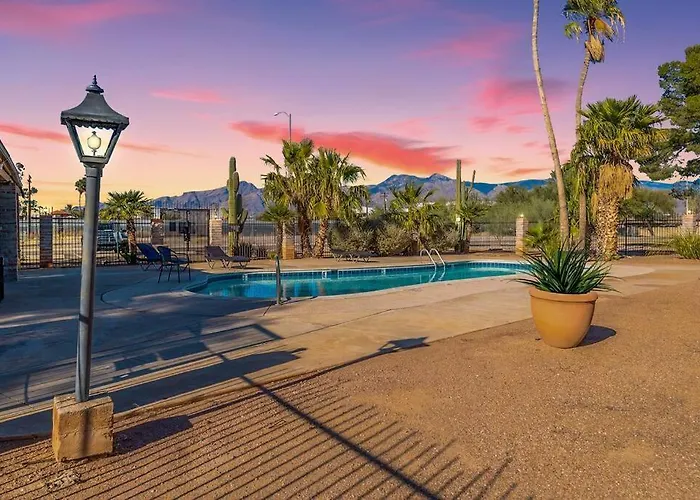 Alegria Corner - Charming Dog-friendly, 2br-1ba With Pool, Mountain Views