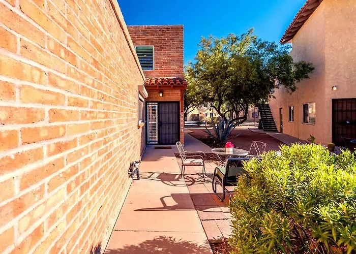 Alegria Corner - Charming Dog-friendly, 2br-1ba With Pool, Mountain Views Tucson